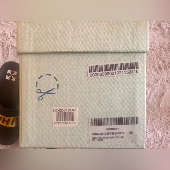 COPY - Off-White
Industrial logo slides - Picture 5 of 6